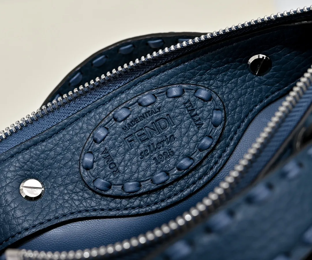 All Categories Official Website "Brand Women's Bags" Women's Bags 💙 FENDI 2025 New Fendi Crossbody Bag