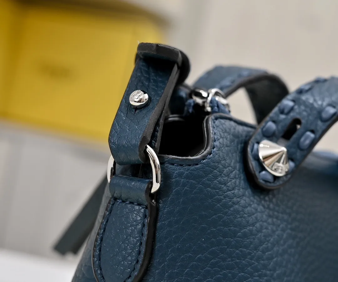 All Categories Official Website "Brand Women's Bags" Women's Bags 💙 FENDI 2025 New Fendi Crossbody Bag