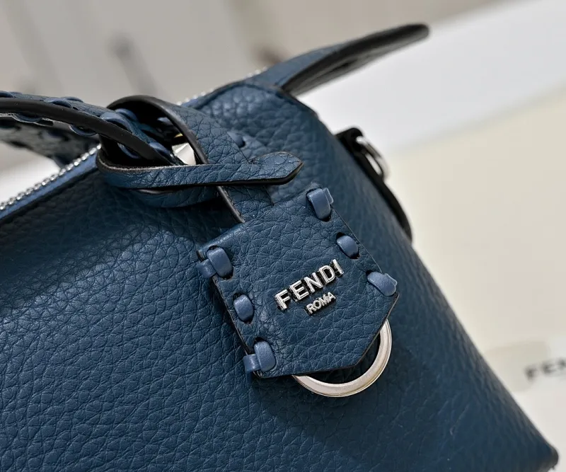 All Categories Official Website "Brand Women's Bags" Women's Bags 💙 FENDI 2025 New Fendi Crossbody Bag
