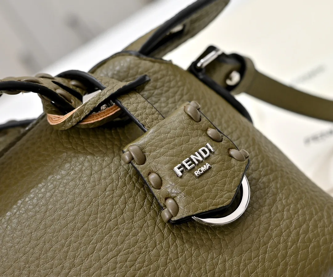 All Categories Official Website "Brand Women's Bags" Women's Bags 💙 FENDI 2025 New Fendi Crossbody Bag