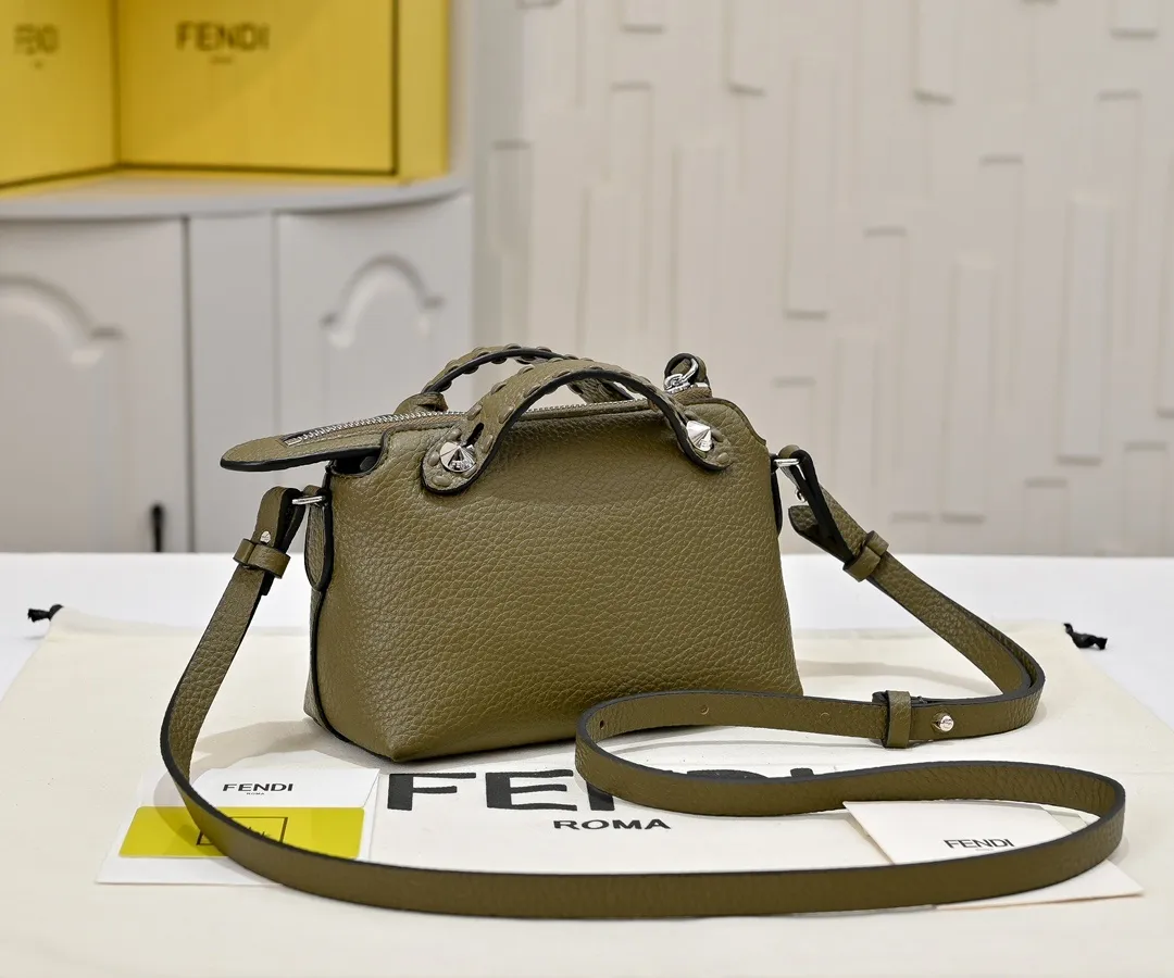 All Categories Official Website "Brand Women's Bags" Women's Bags 💙 FENDI 2025 New Fendi Crossbody Bag