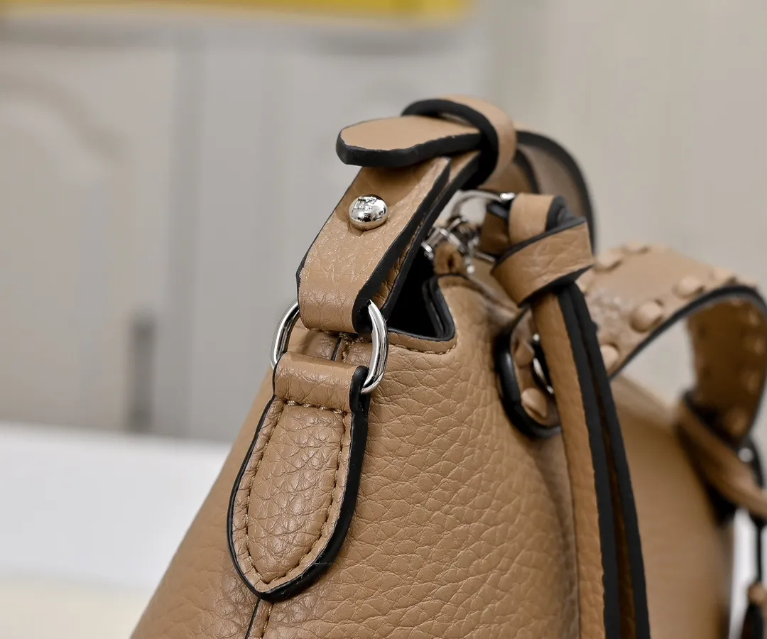 All Categories Official Website "Brand Women's Bags" Women's Bags 💙 FENDI 2025 New Fendi Crossbody Bag