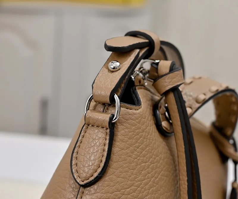 All Categories Official Website "Brand Women's Bags" Women's Bags 💙 FENDI 2025 New Fendi Crossbody Bag