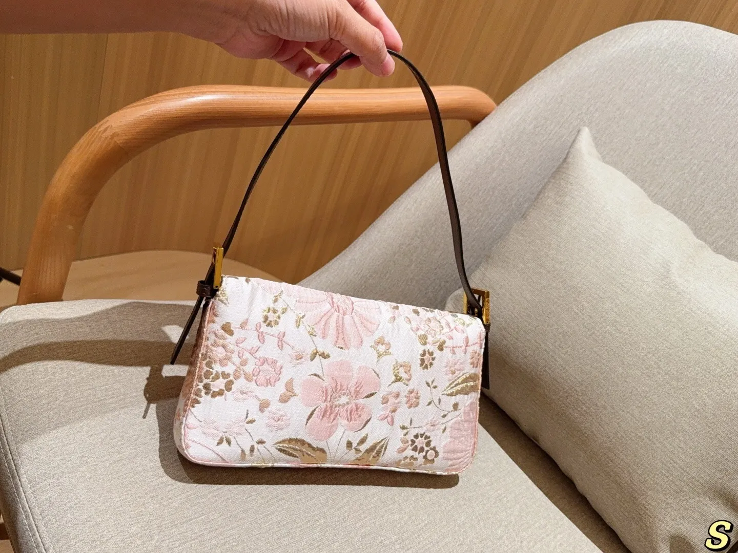 All Categories Official Website "Brand Women's Bags" Women's Bags 💙 FENDI 2025 New Fendi Underarm Bag