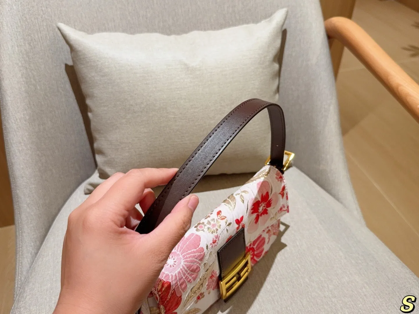 All Categories Official Website "Brand Women's Bags" Women's Bags 💙 FENDI 2025 New Fendi Underarm Bag