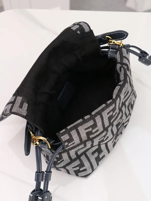 All Categories Fendi Women's Bags (Fendi) Fendi 7706