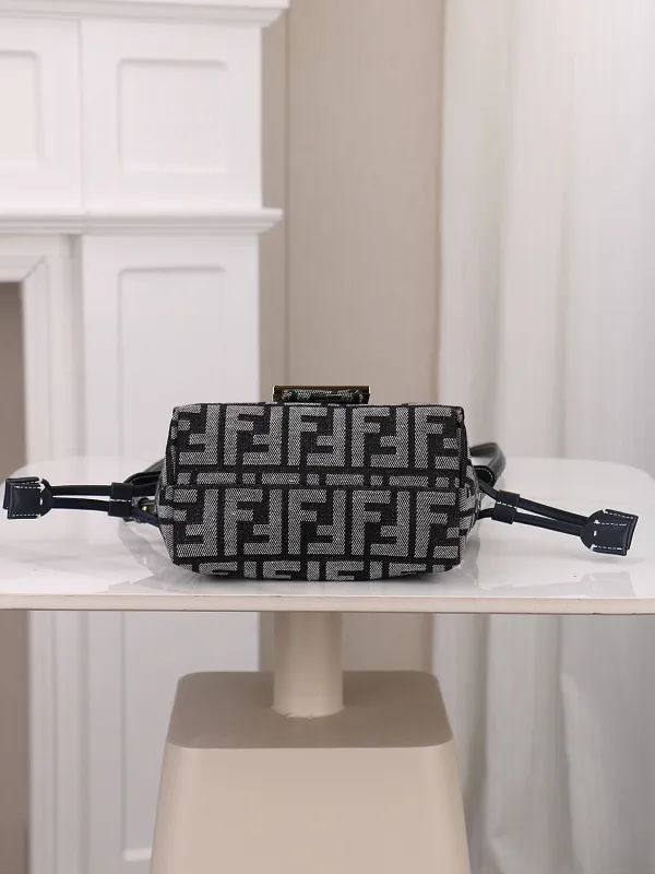 All Categories Fendi Women's Bags (Fendi) Fendi 7706