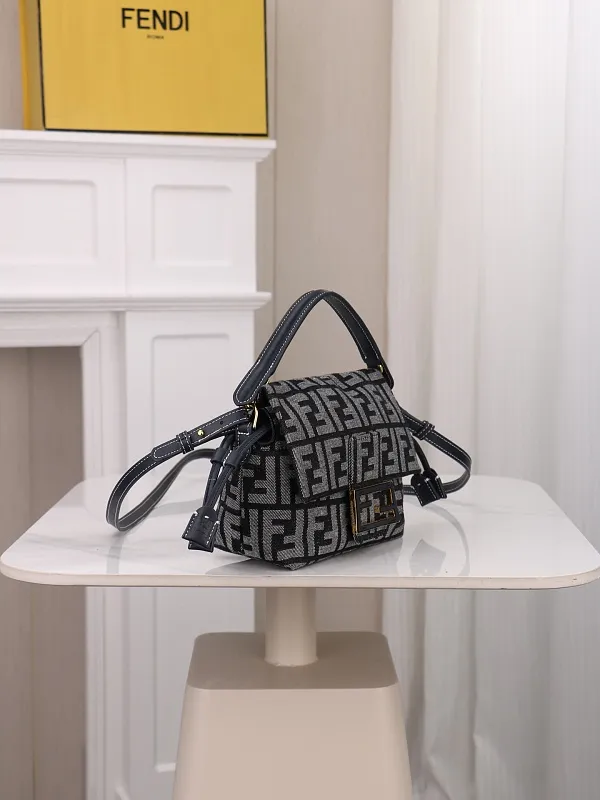 All Categories Fendi Women's Bags (Fendi) Fendi 7706