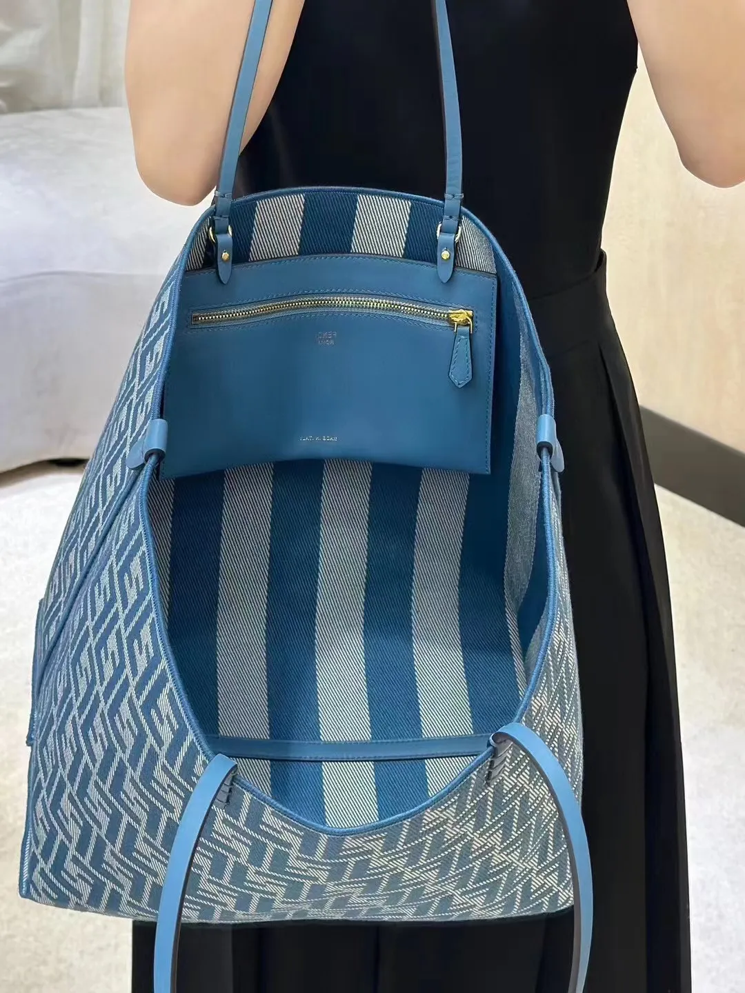 All Categories Fendi Women's Bags (Fendi) Fendi 425L