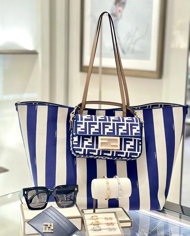 All Categories Fendi Women's Bags (Fendi) Fendi 425L