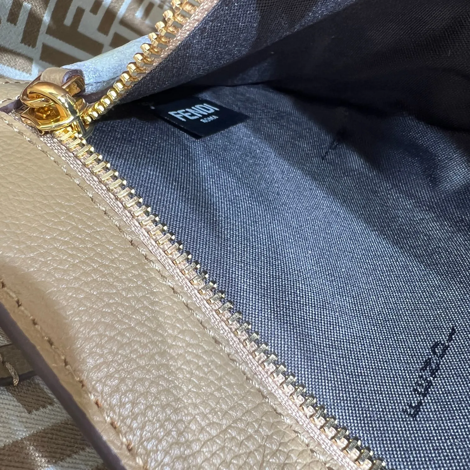 All Categories Fendi Women's Bags (Fendi) Fendi 425L