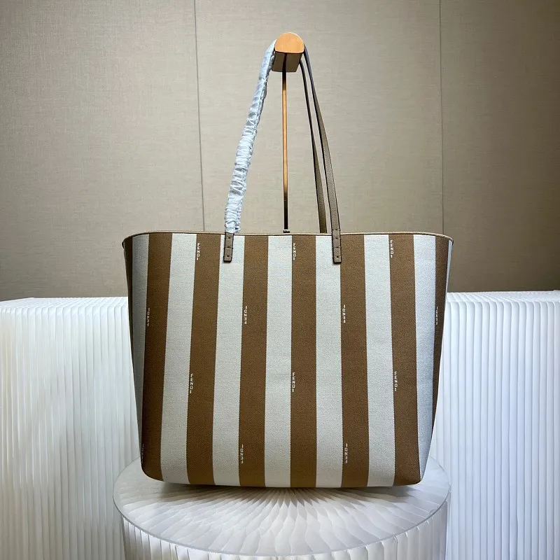 All Categories Fendi Women's Bags (Fendi) Fendi 425L