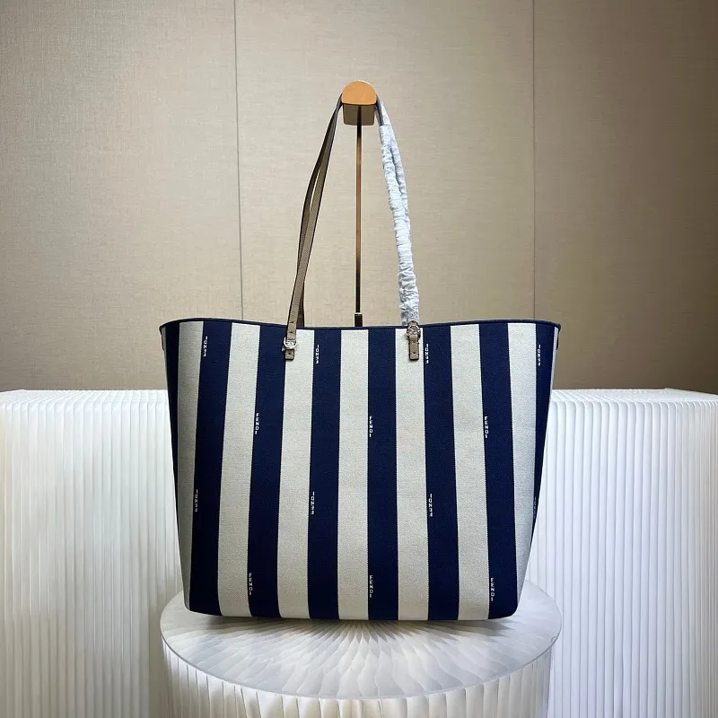 All Categories Fendi Women's Bags (Fendi) Fendi 425L