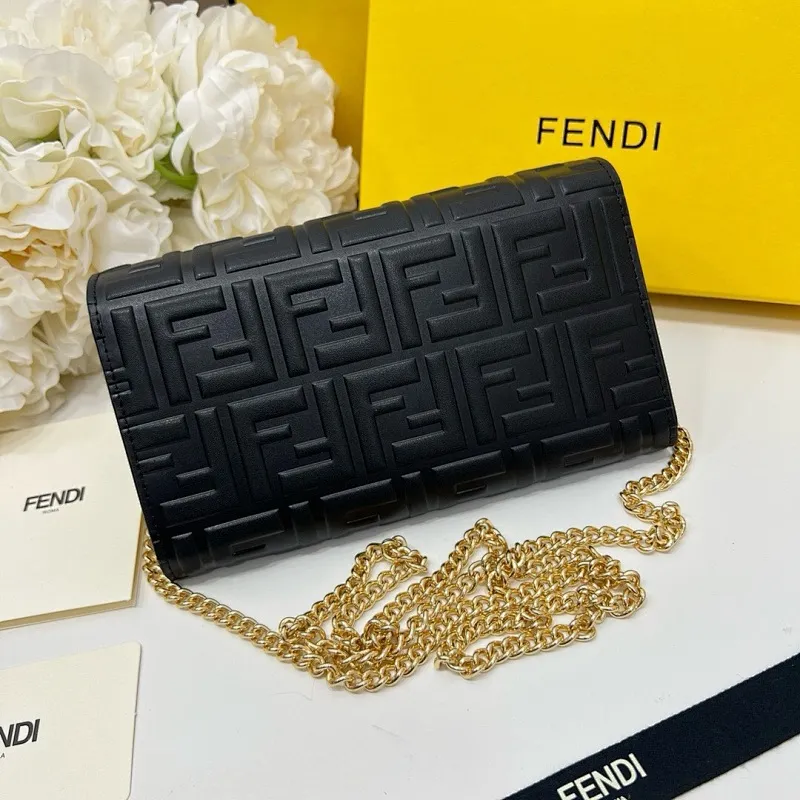 All categories Official website "Brand Women's Bags" Women's Bags 💙 FENDI 2025 new FENDI crossbody bag