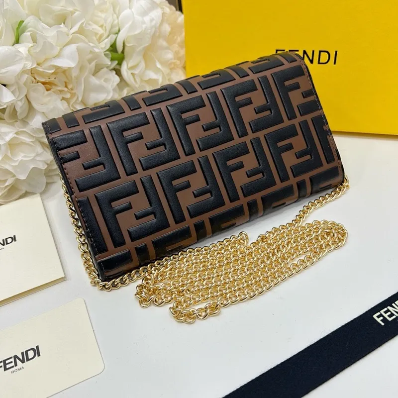 All categories Official website "Brand Women's Bags" Women's Bags 💙 FENDI 2025 new FENDI crossbody bag