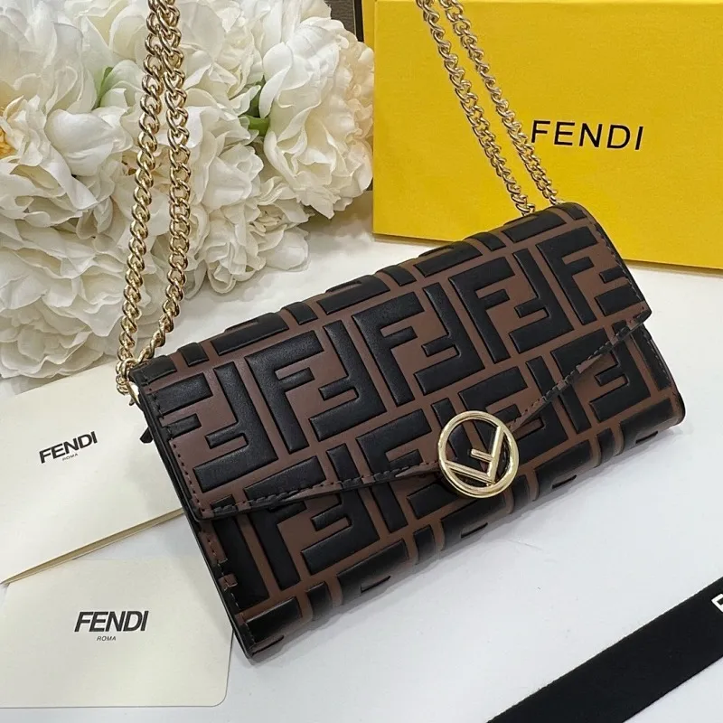 All categories Official website "Brand Women's Bags" Women's Bags 💙 FENDI 2025 new FENDI crossbody bag