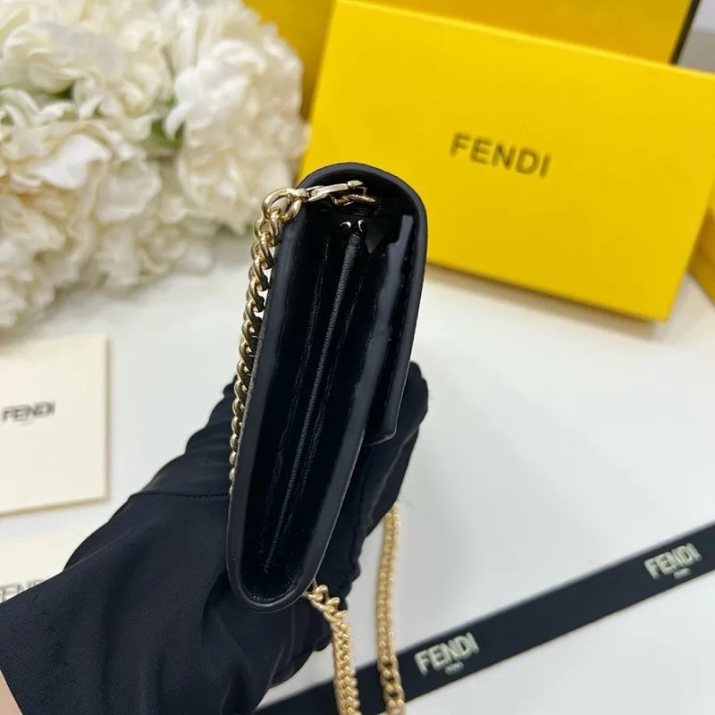 All categories Official website "Brand Women's Bags" Women's Bags 💙 FENDI 2025 new FENDI crossbody bag