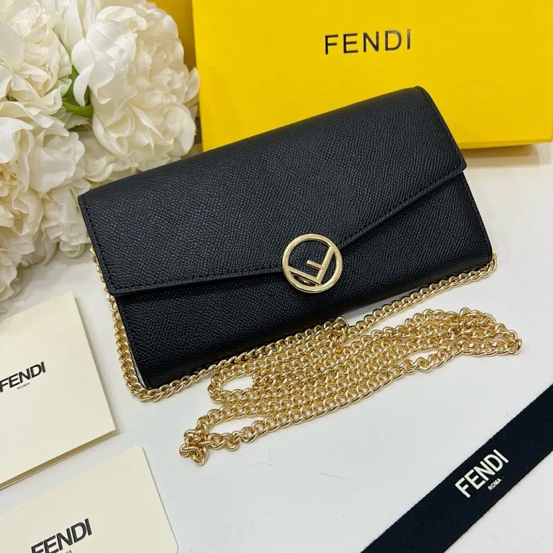 All categories Official website "Brand Women's Bags" Women's Bags 💙 FENDI 2025 new FENDI crossbody bag