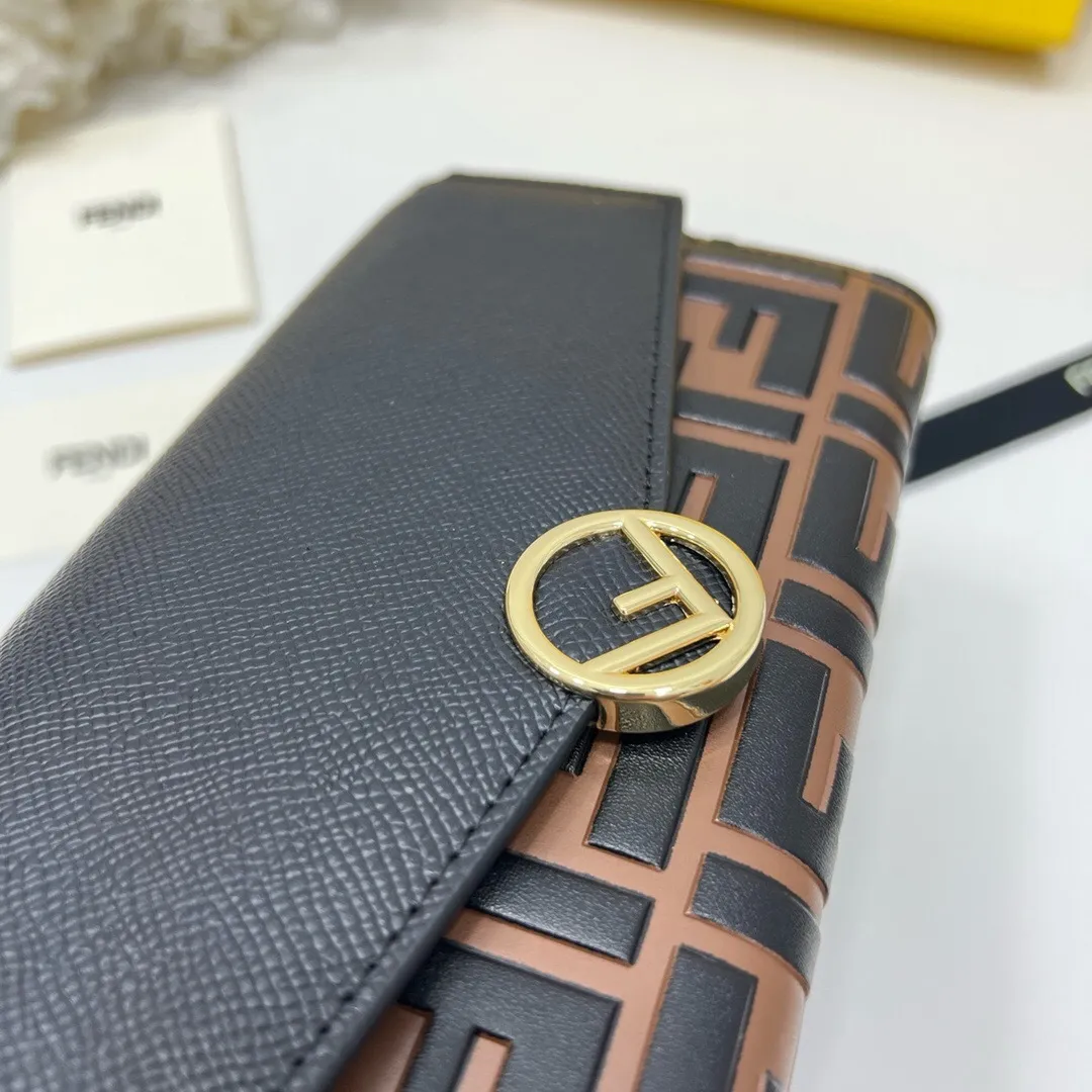 All categories Official website "Brand Women's Bags" Women's Bags 💙 FENDI 2025 new FENDI crossbody bag
