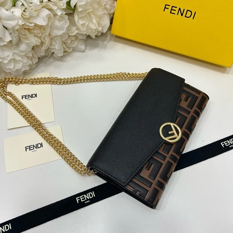 All categories Official website "Brand Women's Bags" Women's Bags 💙 FENDI 2025 new FENDI crossbody bag