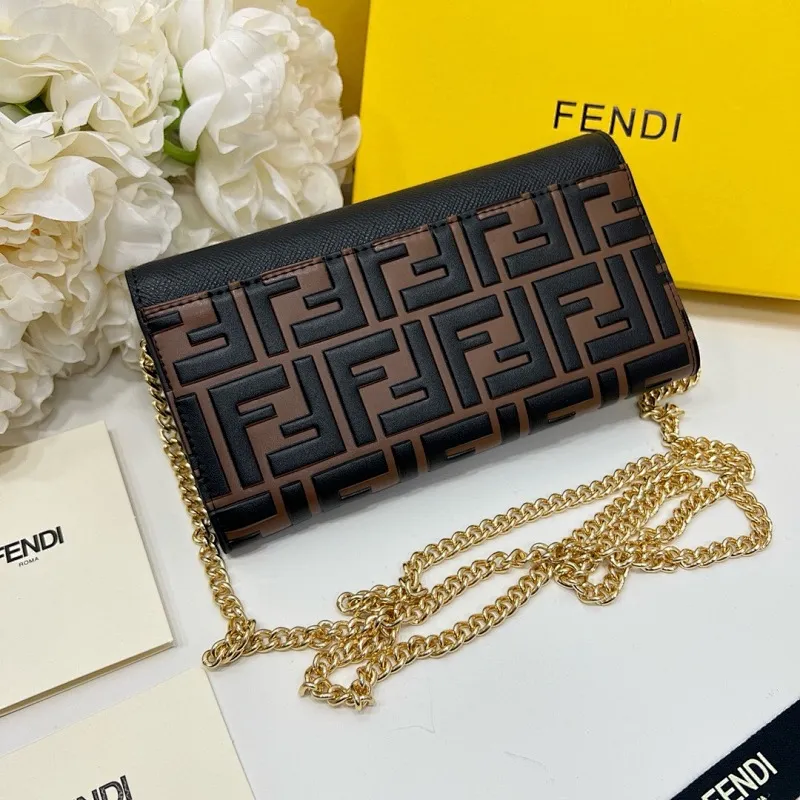 All categories Official website "Brand Women's Bags" Women's Bags 💙 FENDI 2025 new FENDI crossbody bag