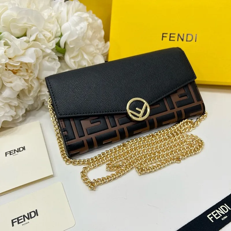 All categories Official website "Brand Women's Bags" Women's Bags 💙 FENDI 2025 new FENDI crossbody bag
