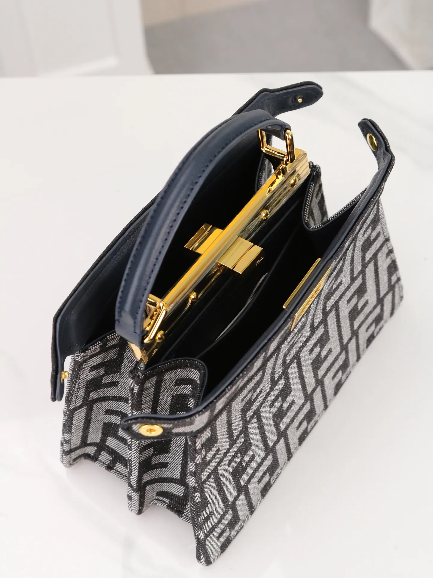 All Categories Official Website "Brand Women's Bags" Women's Bags 💙 FENDI 2026 New Fendi Crossbody Shoulder Bag