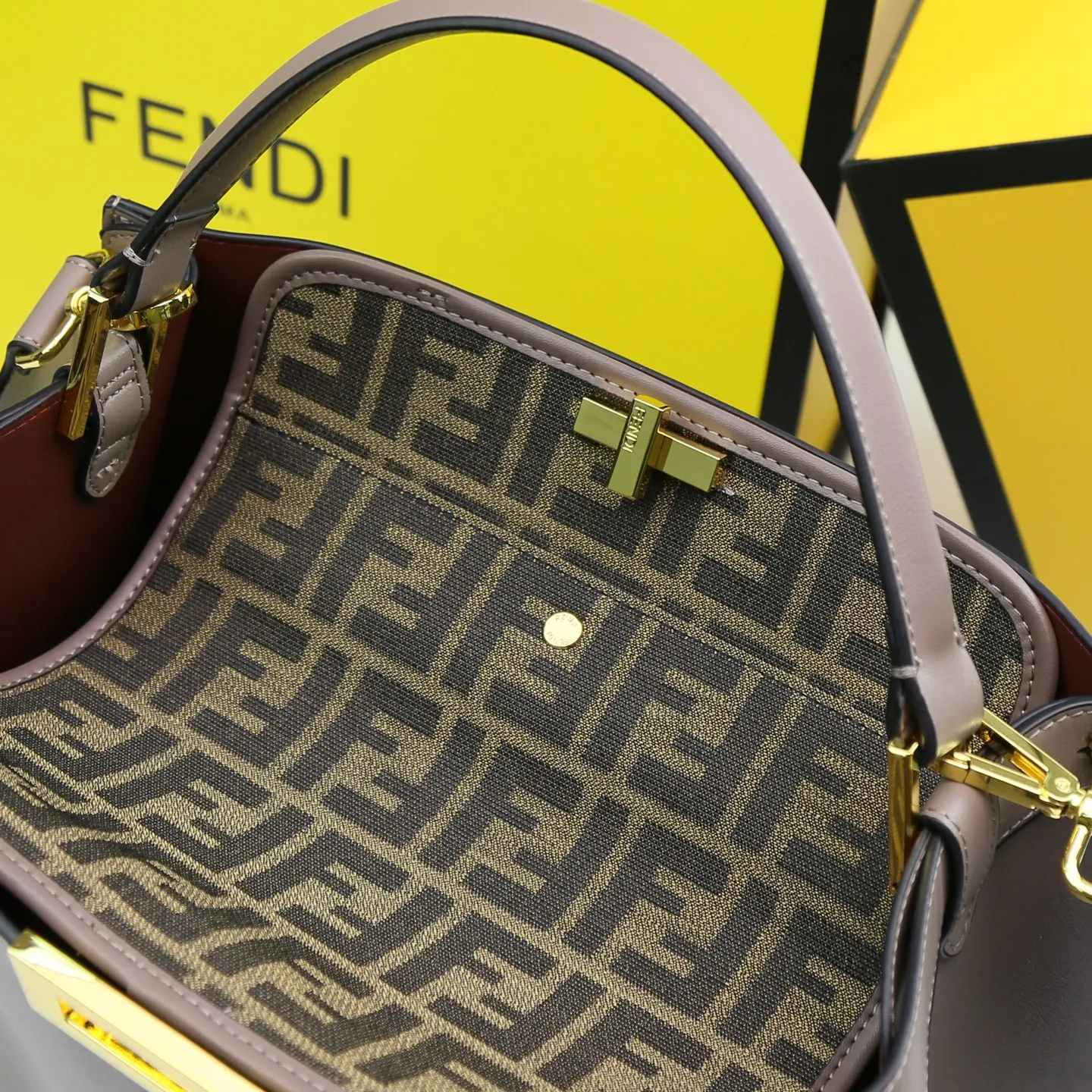 All Categories Fendi Women's Bags (Fendi) Fendi 1129