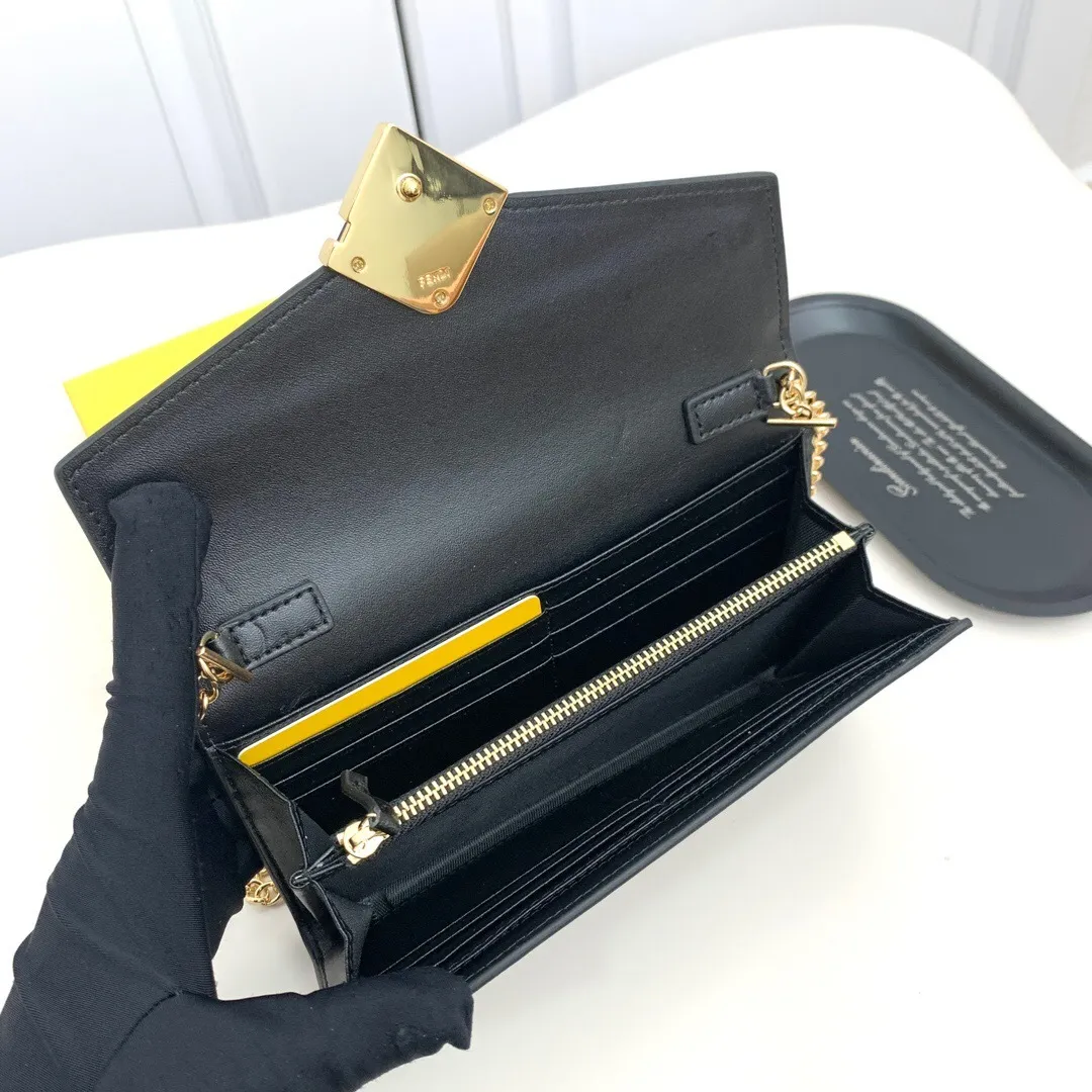 All categories Official website "Brand Women's Bags" Women's Bags 💙 FENDI 2025 new FENDI crossbody bag
