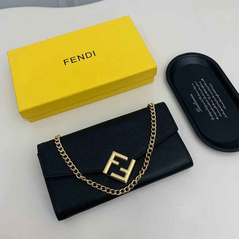 All categories Official website "Brand Women's Bags" Women's Bags 💙 FENDI 2025 new FENDI crossbody bag