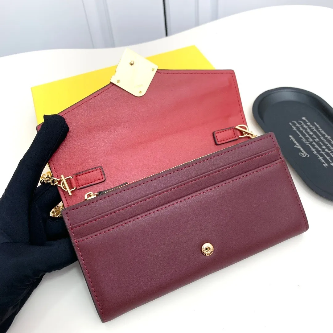All categories Official website "Brand Women's Bags" Women's Bags 💙 FENDI 2025 new FENDI crossbody bag