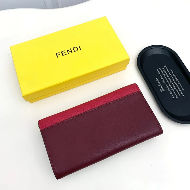 All categories Official website "Brand Women's Bags" Women's Bags 💙 FENDI 2025 new FENDI crossbody bag