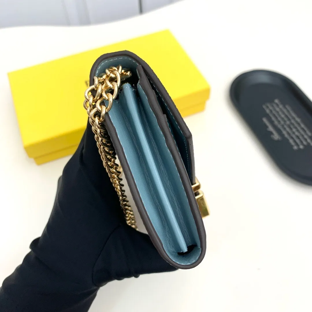 All categories Official website "Brand Women's Bags" Women's Bags 💙 FENDI 2025 new FENDI crossbody bag