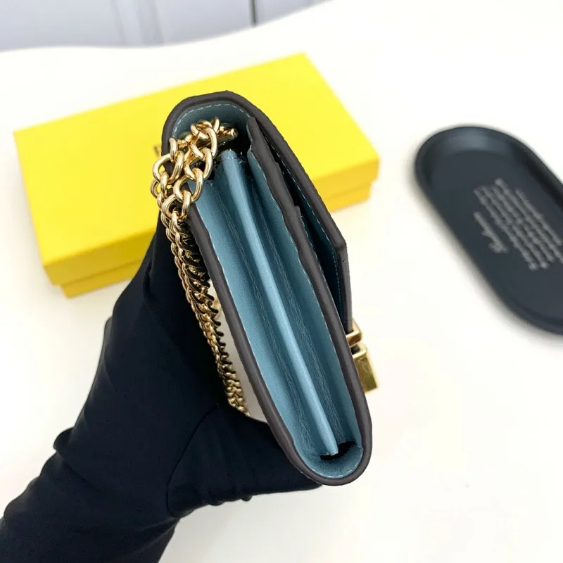 All categories Official website "Brand Women's Bags" Women's Bags 💙 FENDI 2025 new FENDI crossbody bag