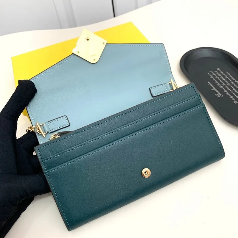 All categories Official website "Brand Women's Bags" Women's Bags 💙 FENDI 2025 new FENDI crossbody bag