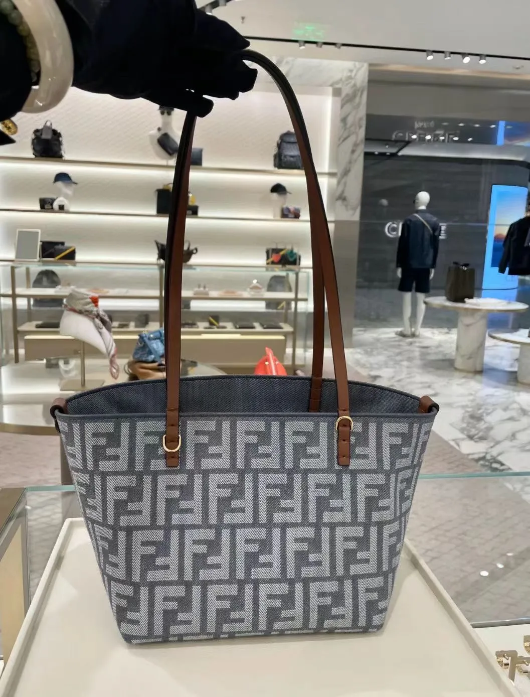 All Categories Fendi Women's Bags (Fendi) Fendi 8971