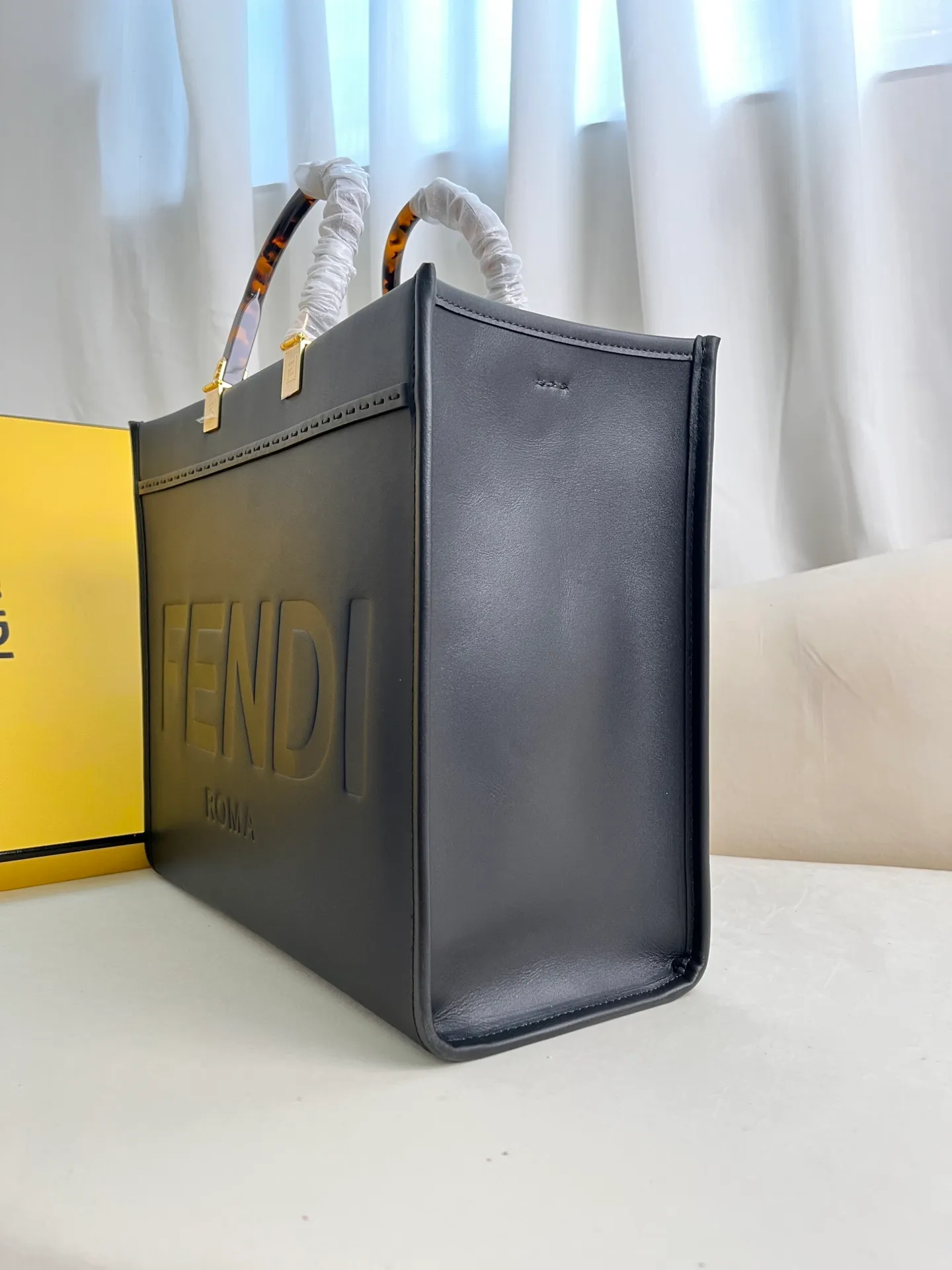 All Categories 💚 Top Version Men’s Bags 💚 Fendi 2025 New Fendi Handbags