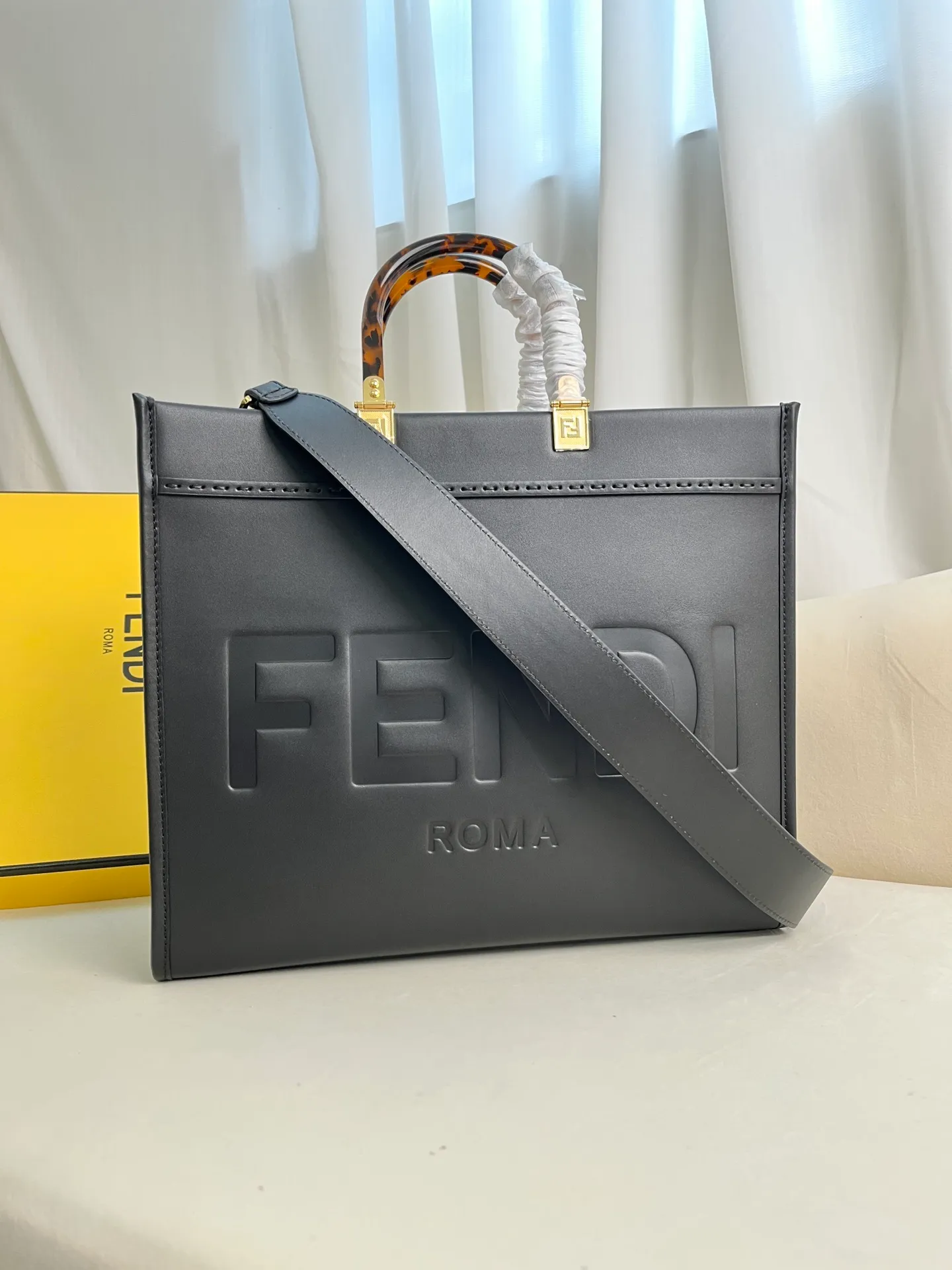 All Categories 💚 Top Version Men’s Bags 💚 Fendi 2025 New Fendi Handbags