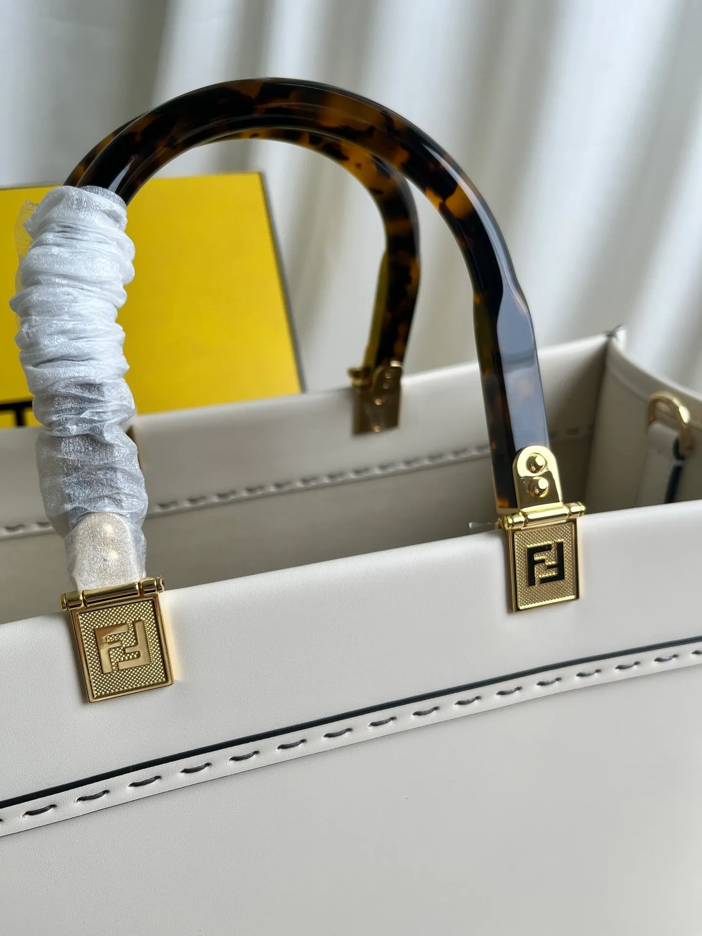 All Categories 💚 Top Version Men’s Bags 💚 Fendi 2025 New Fendi Handbags