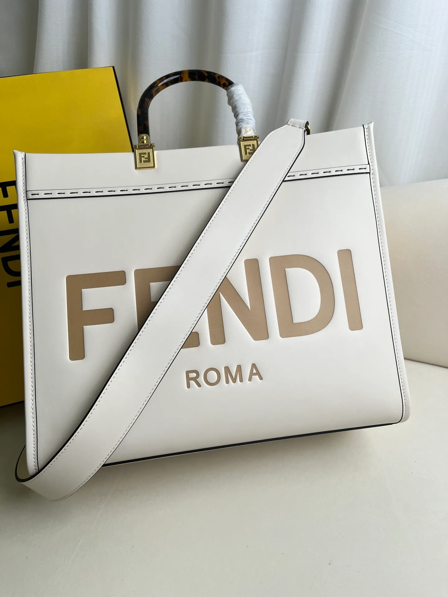 All Categories 💚 Top Version Men’s Bags 💚 Fendi 2025 New Fendi Handbags