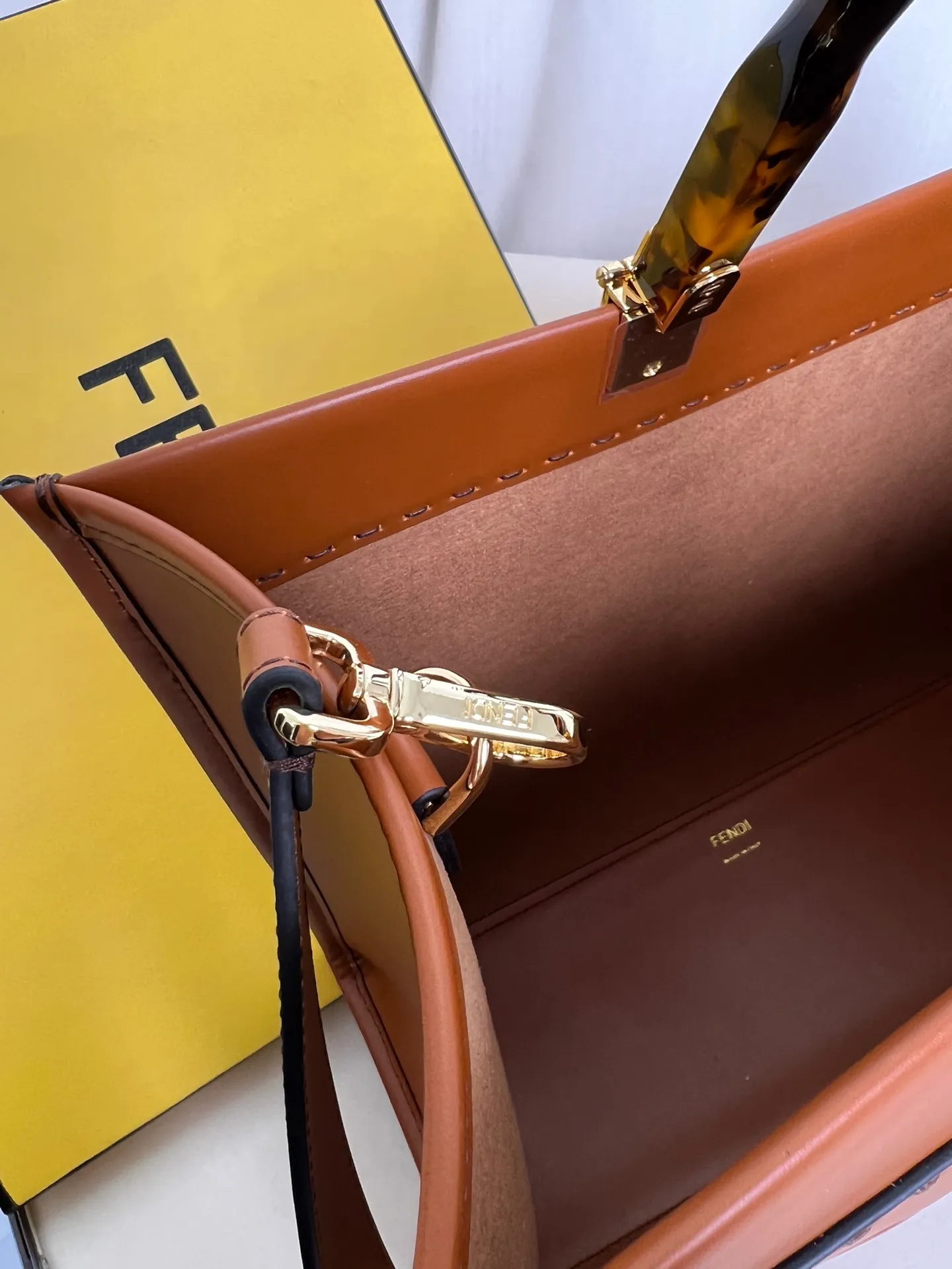 All Categories 💚 Top Version Men’s Bags 💚 Fendi 2025 New Fendi Handbags