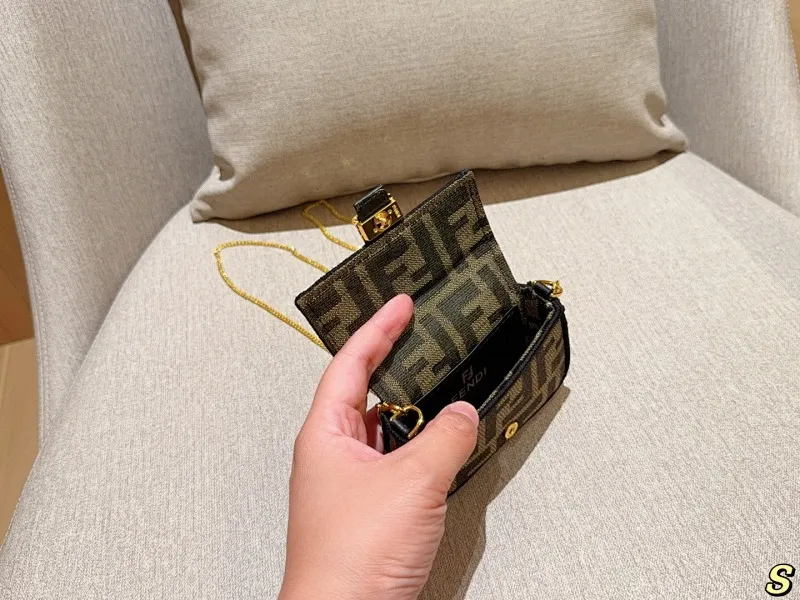 All categories Official website "Brand Women's Bags" Women's Bags 💙 FENDI 2025 new fendi mini lipstick bag coin purse