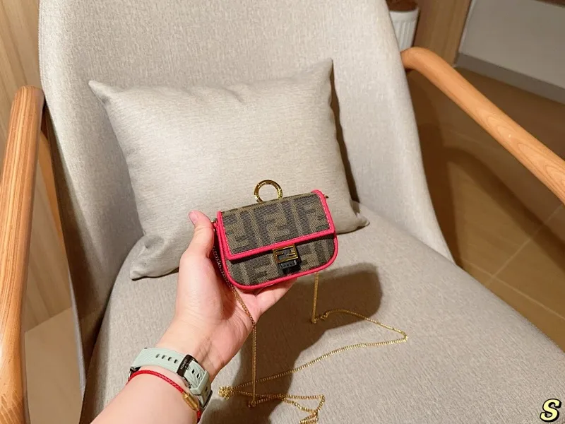All categories Official website "Brand Women's Bags" Women's Bags 💙 FENDI 2025 new fendi mini lipstick bag coin purse
