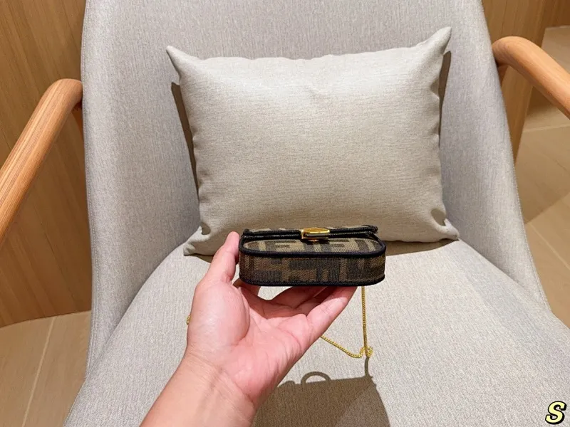 All categories Official website "Brand Women's Bags" Women's Bags 💙 FENDI 2025 new fendi mini lipstick bag coin purse