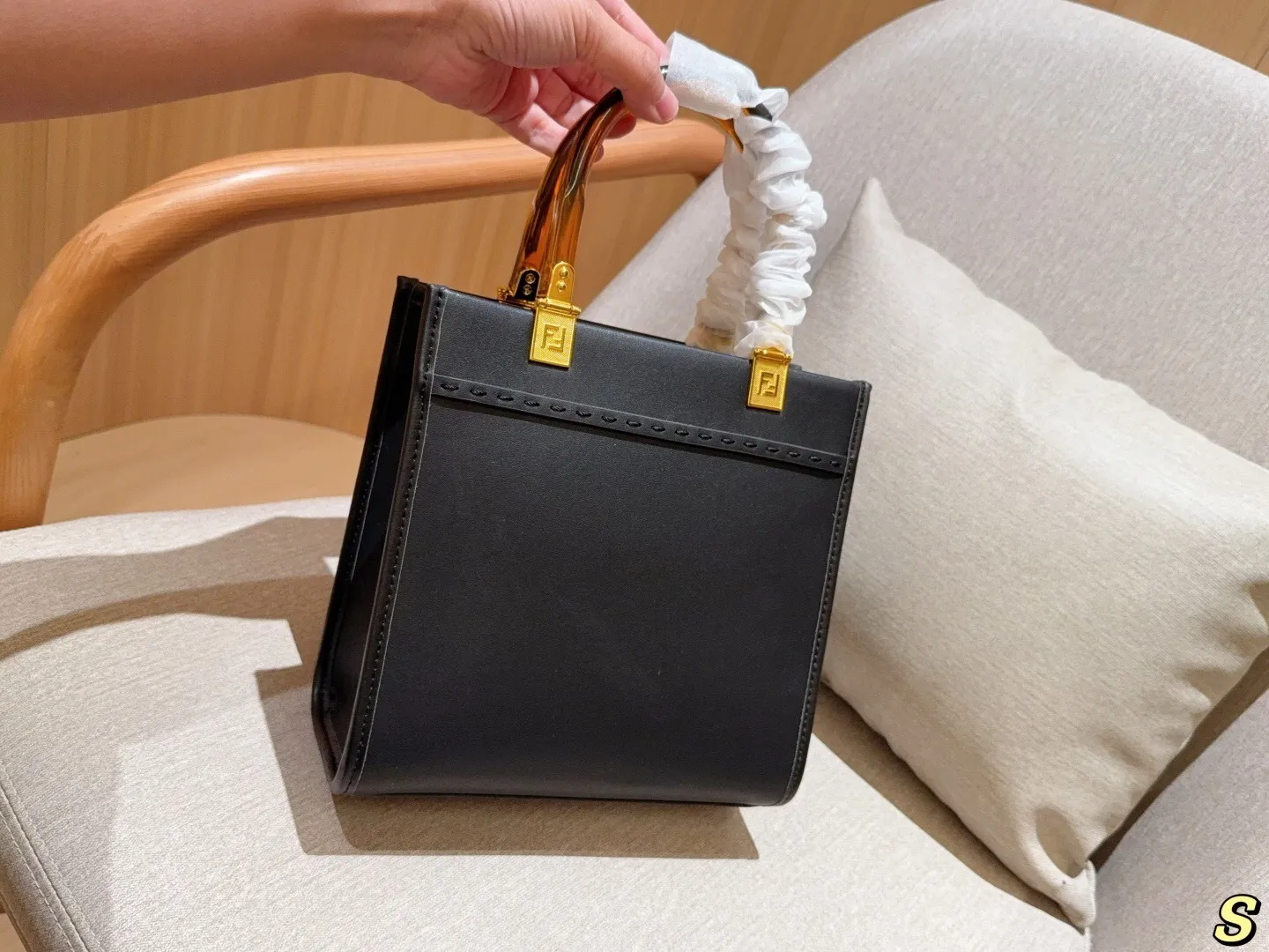 All Categories Official Website "Brand Women's Bags" Women's Bags 💙 FENDI 2025 New Fendi Handbags