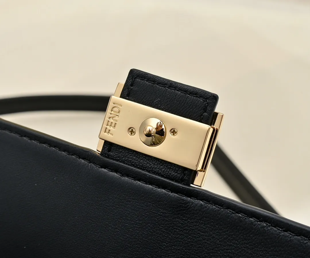 All Categories Fendi Women's Bags (Fendi) Fendi Original Single 68f
