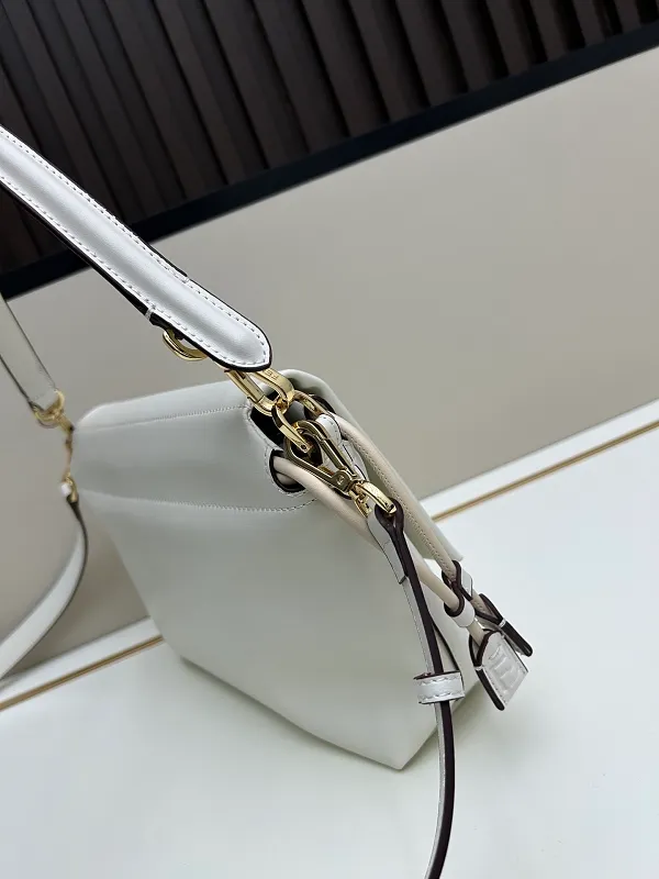 All Categories Fendi Women's Bags (Fendi) Fendi H08899