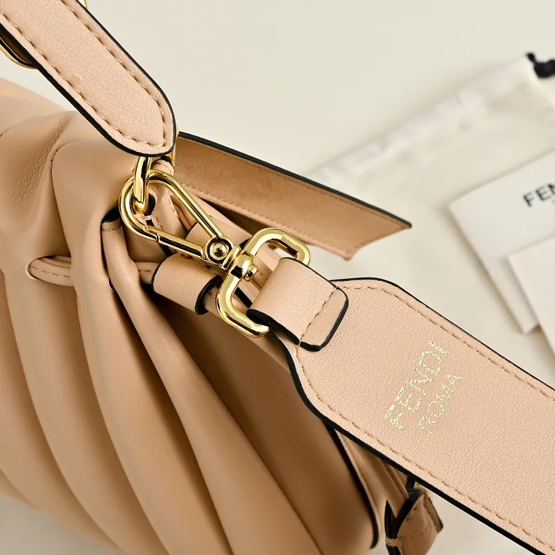 All Categories Fendi Women's Bags (Fendi) Fendi 1108