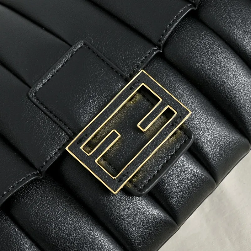All Categories Fendi Women's Bags (Fendi) Fendi 1108