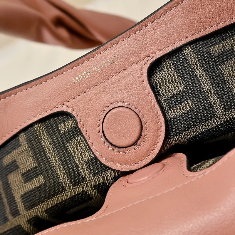 All Categories Fendi Women's Bags (Fendi) Fendi 5502